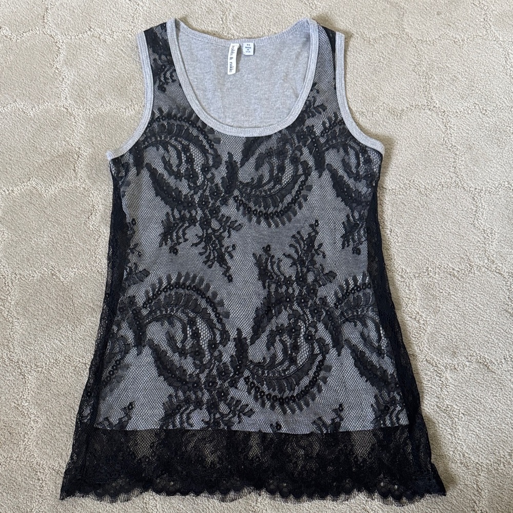 robbi & nikki Black Lace Overlay Ribbed Tank Top in Gray XS